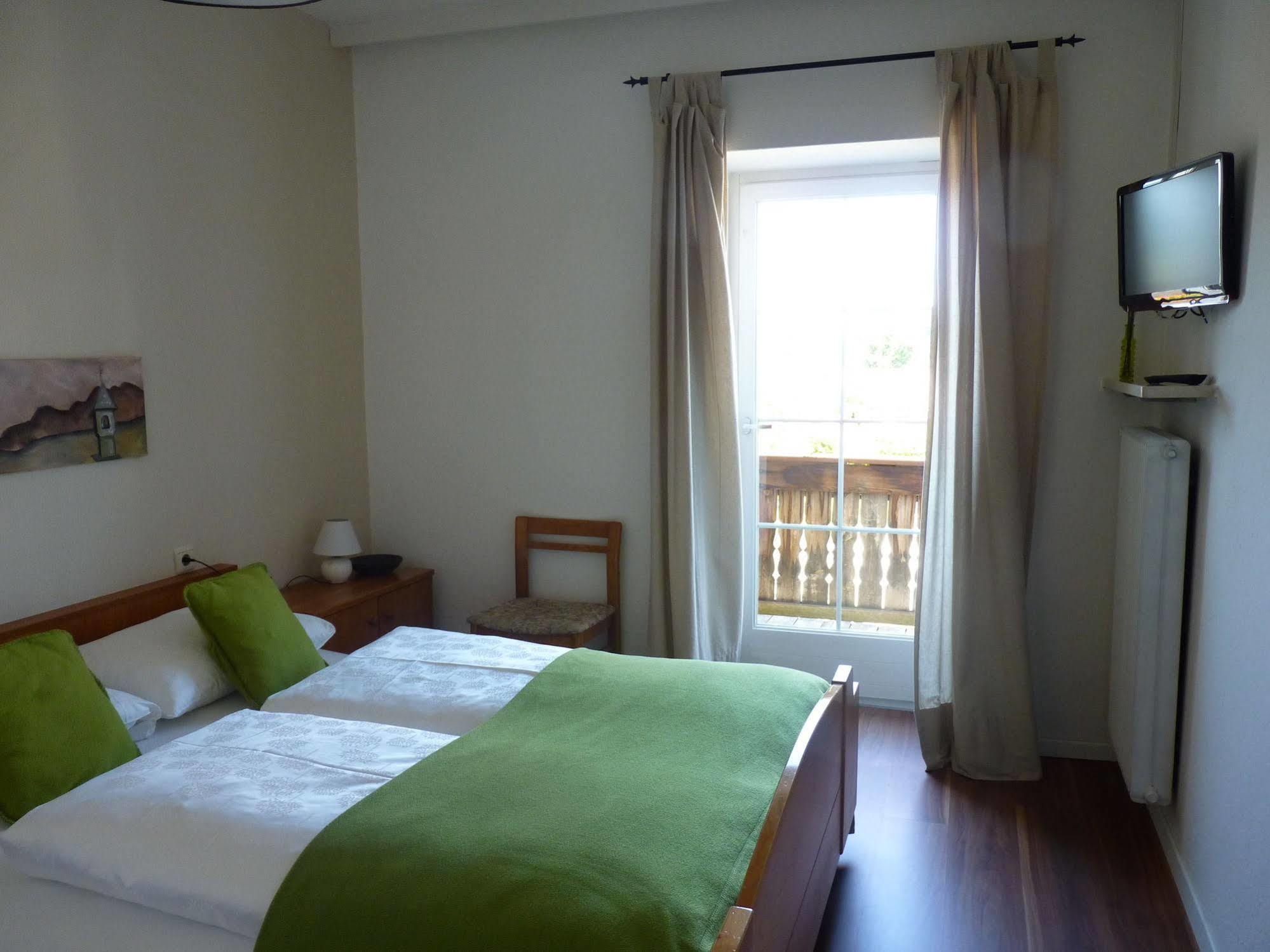 פיה Gasthof Albergo Kreuzwirt מראה חיצוני תמונה